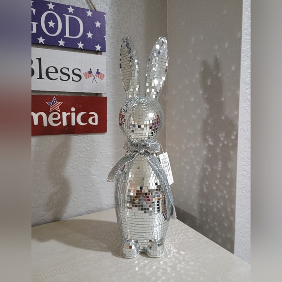 Silver Disco Ball Party Decorations - Picture 1 of 5